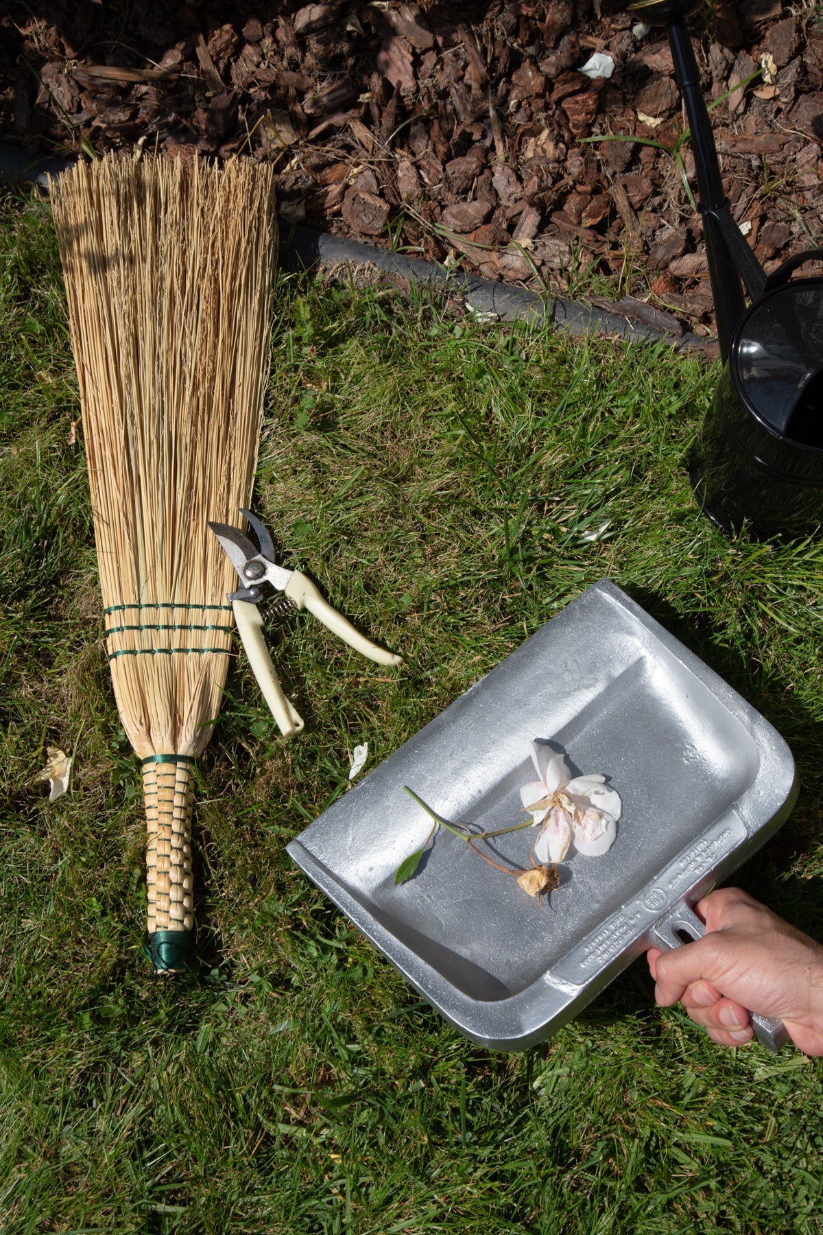 HAND BROOM - BLACK