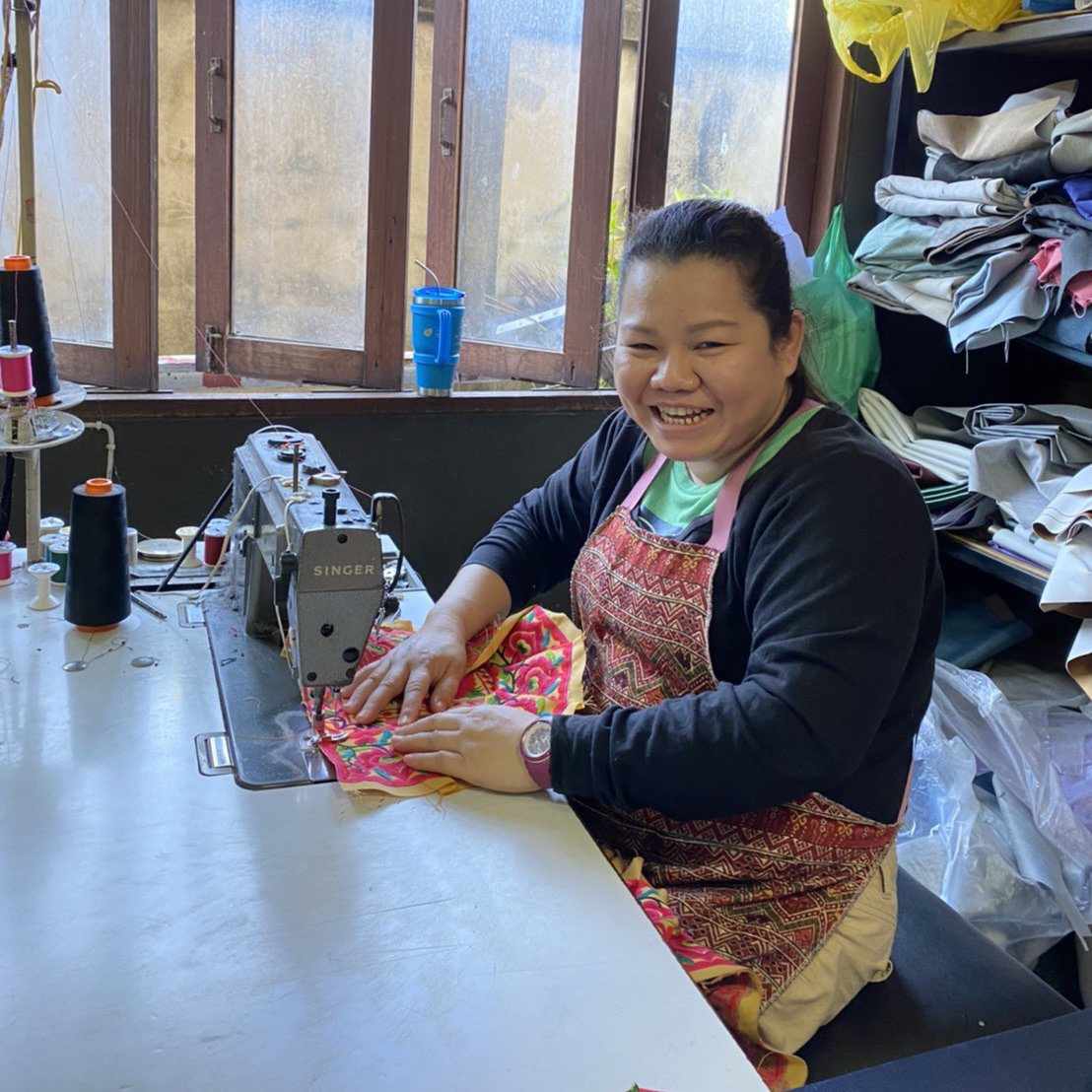 Half-moon Ibiza Bag Pom Pom Trimmed XL - Thailand