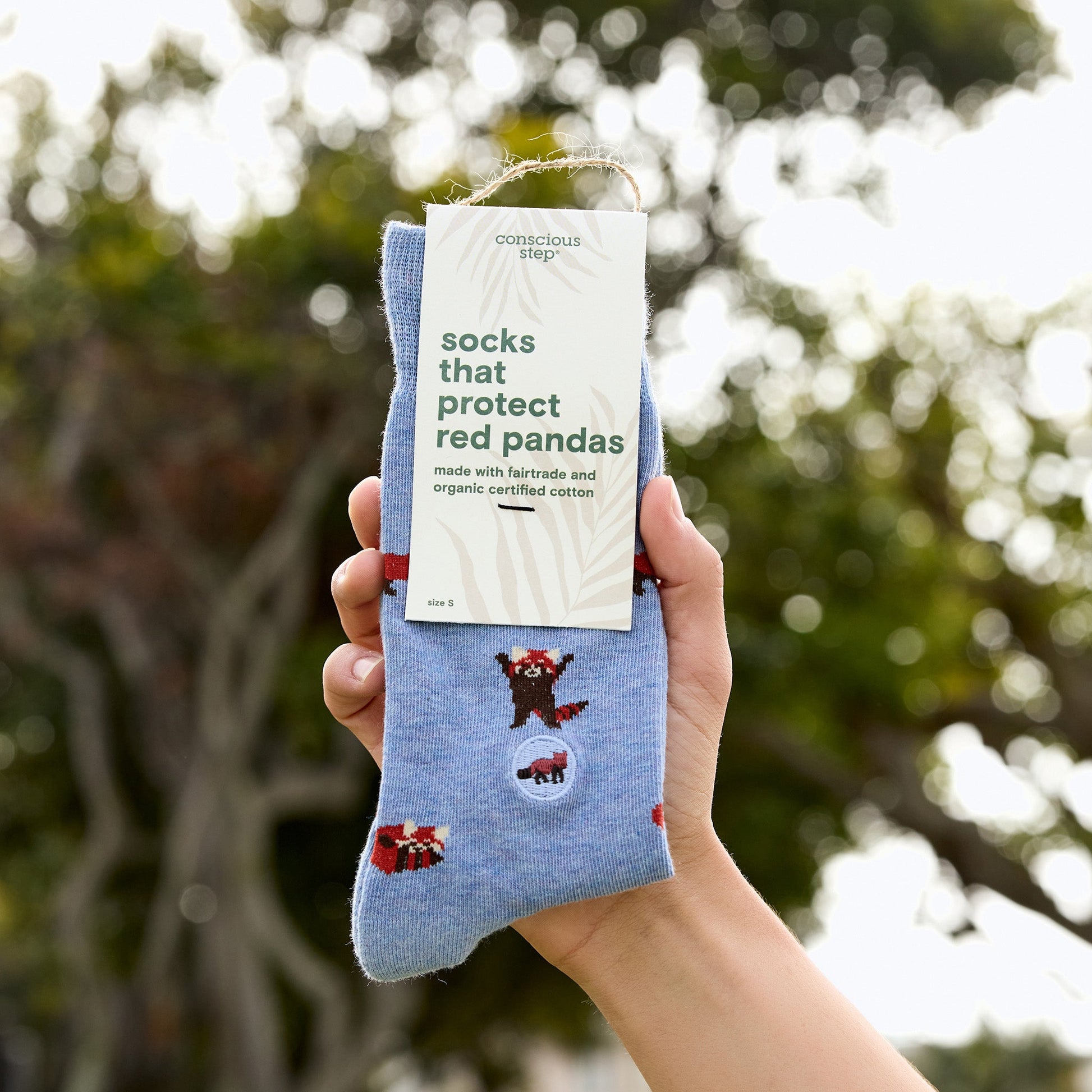 Socks that Protect Red Pandas - Osadia Concept Store