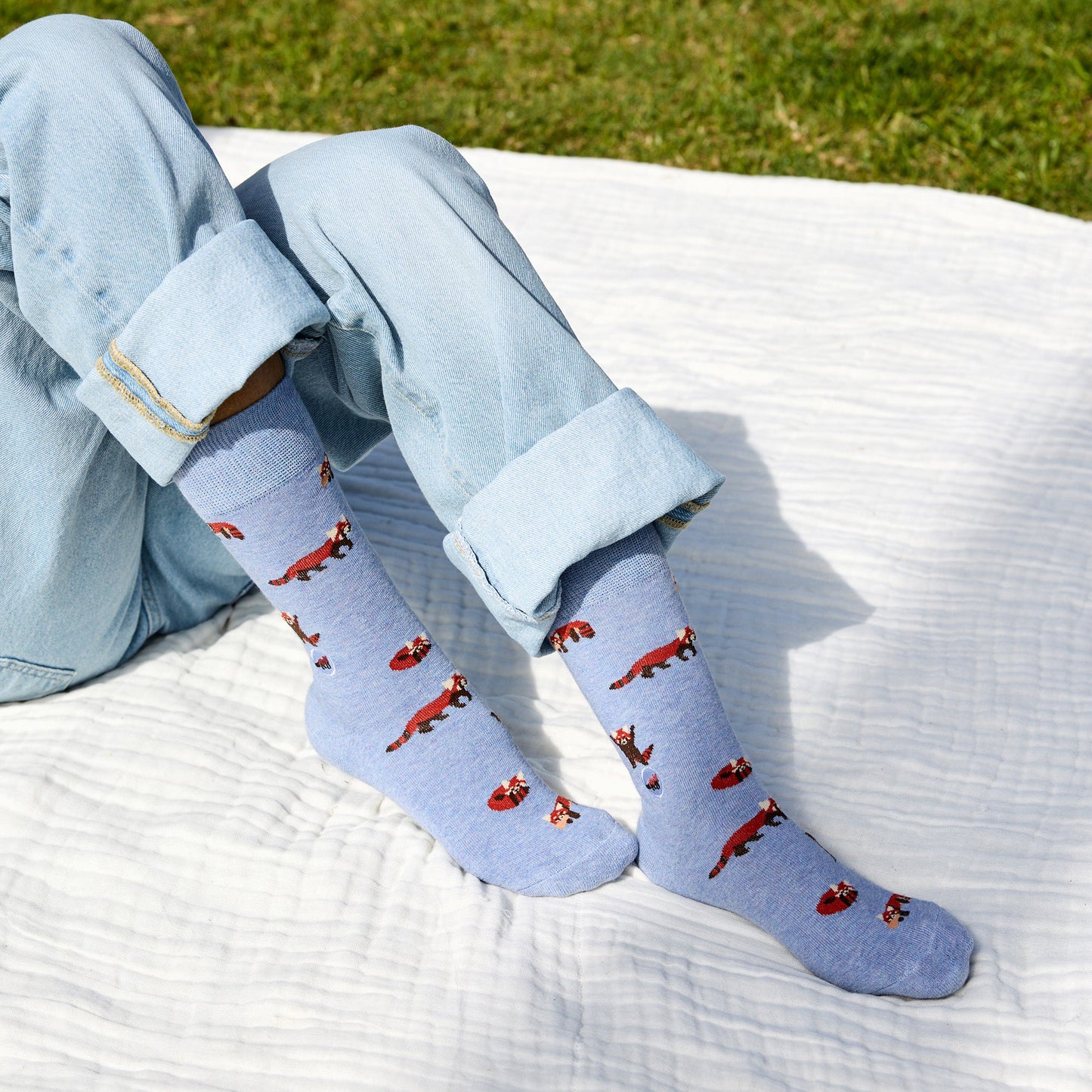 Socks that Protect Red Pandas - Osadia Concept Store