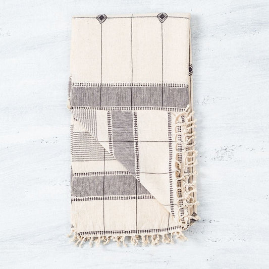 Mool Handwoven Artisanal King Size Organic Cotton Bedspread In Black & Off White