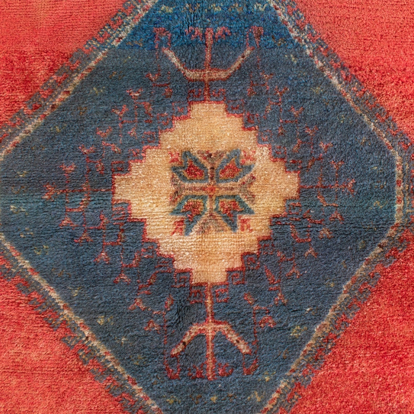 Titus Vintage Moroccan Medallion Rug | 4'1" x 7'
