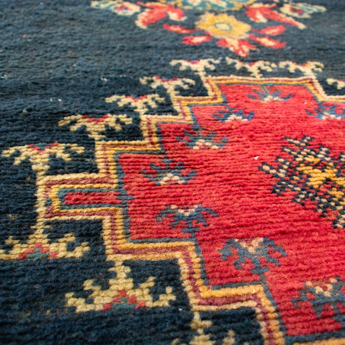 Danni Vintage Moroccan Medallion Taznakht Rug | 3'9" x 6'8"