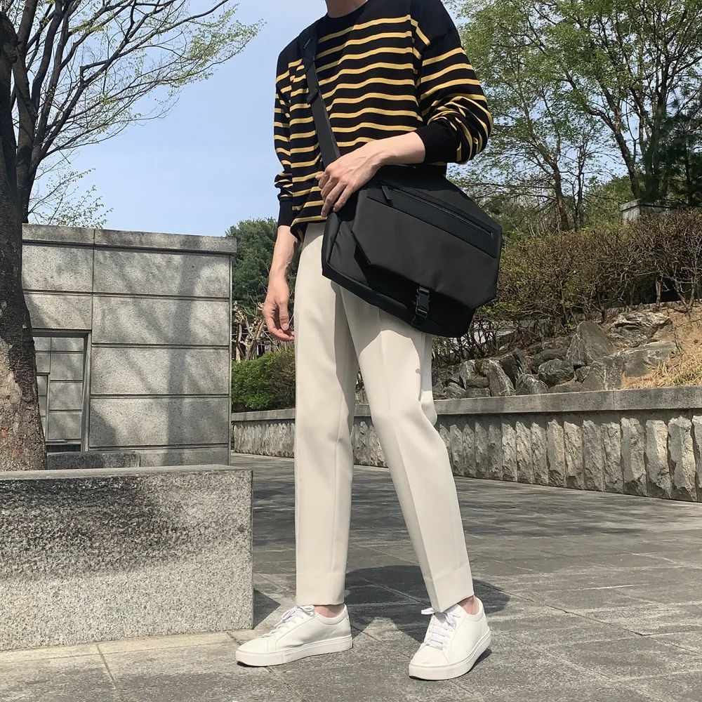 Office Messenger Black