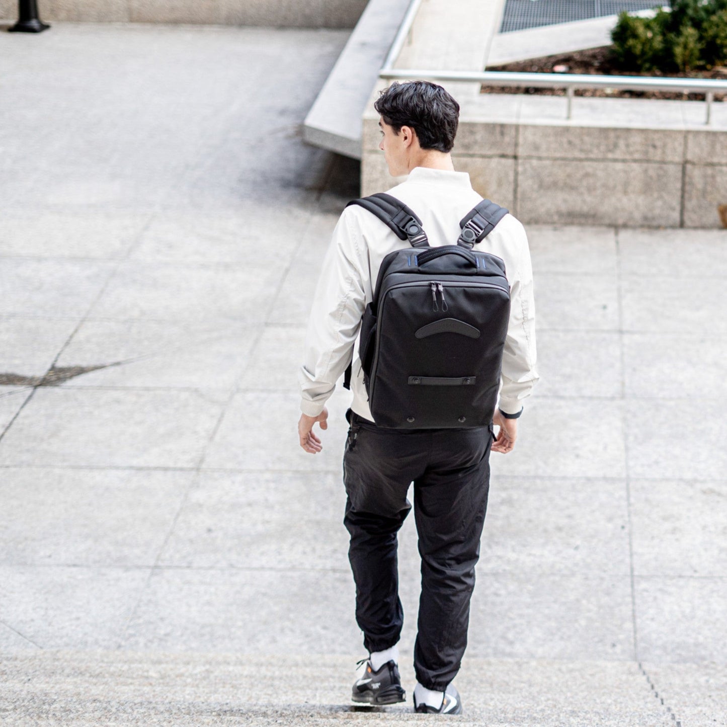 SWITCH BACKPACK – The Ultimate 5-in-1 Modular Bag
