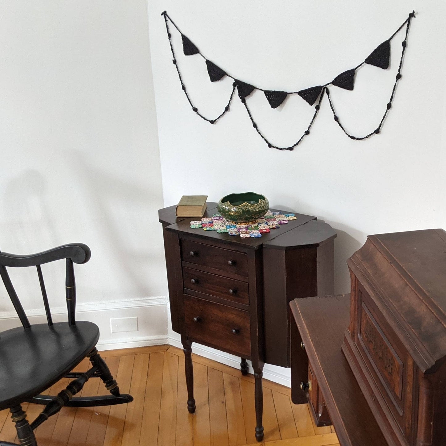Spooky Chic Halloween Bunting Crochet Kit