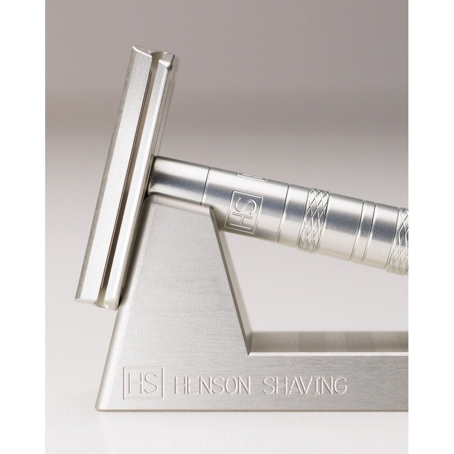 Henson Shaving Razor Stand